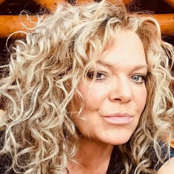 Meet your Posher, Mandy - Picture 1 of 1